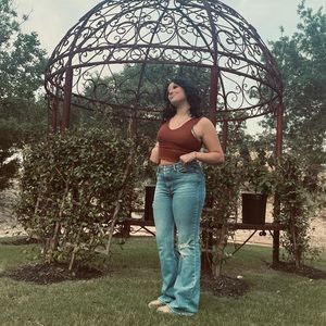 Meet your Posher, Raylee